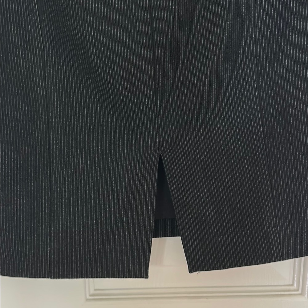 Express Classic Black Women's Skirt - Sz 0 - Picture 4 of 5